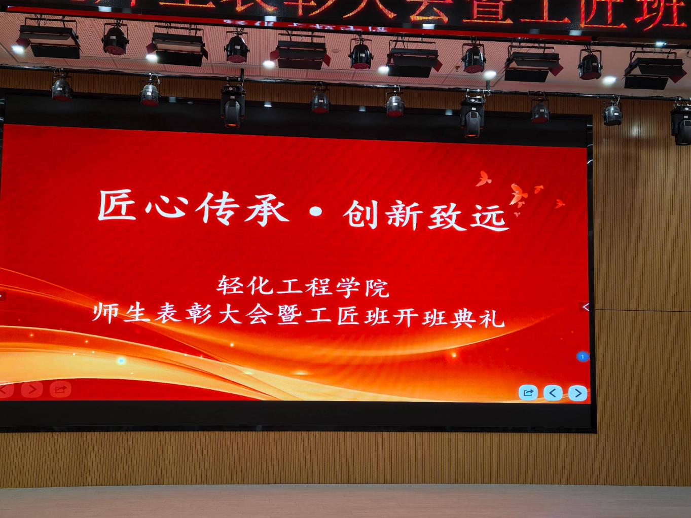 5b38c1c8657f45f6d729de8e4fdd9425