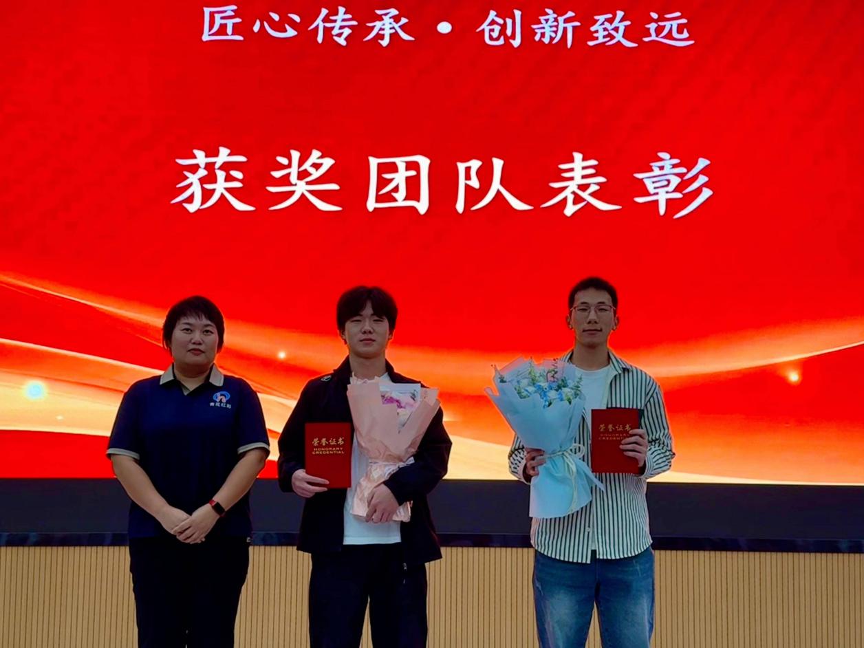 1844389dffcf5b400bda34d3e7afba60